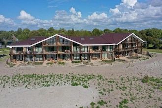 Water's Edge Wellness Retreat met sauna in Workum