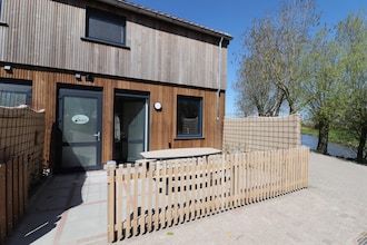 Compleet nieuwe hoek villa in Friesland in leons