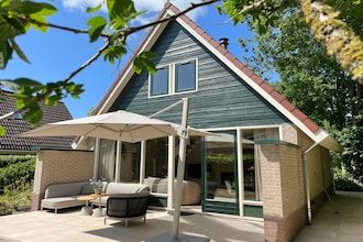 Gezellig vakantiehuis voor 6 met open haard. in Sint Maarten