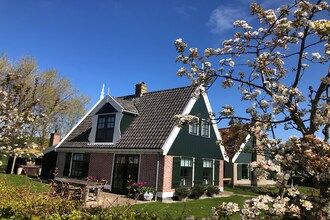 Villa in Wieringer stijl met jacuzzi in Hippolytushoef