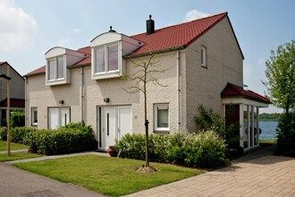 Villa met uitzicht op het meer in Heel