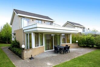 Stijlvolle villa met ruime tuin in Heel