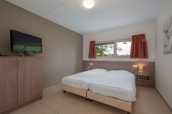 Slaapkamer - Villa in Arcen met Privézwembad & Wellness in Arcen (4)