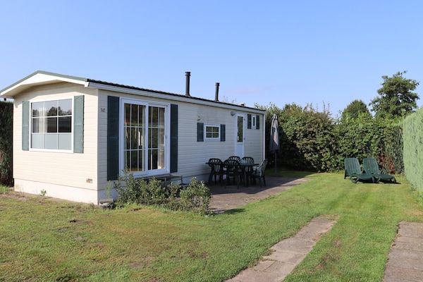 Buitenkant - Chalet in Duinhoeve met Van Gogh Stijl in Udenhout (1)