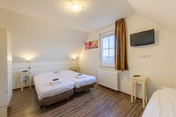 Slaapkamer - Villa in Arcen met toegang tot Thermaalbad in Arcen (3)