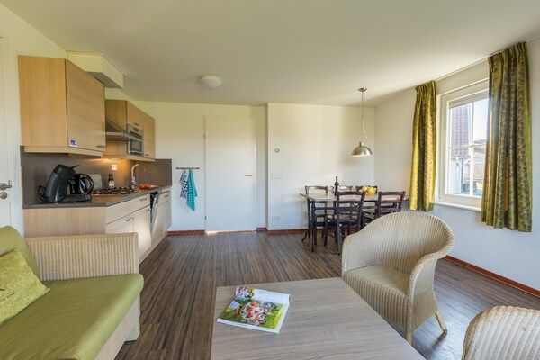 Woonkamer - Villa in Arcen met toegang tot Thermaalbad in Arcen (2)