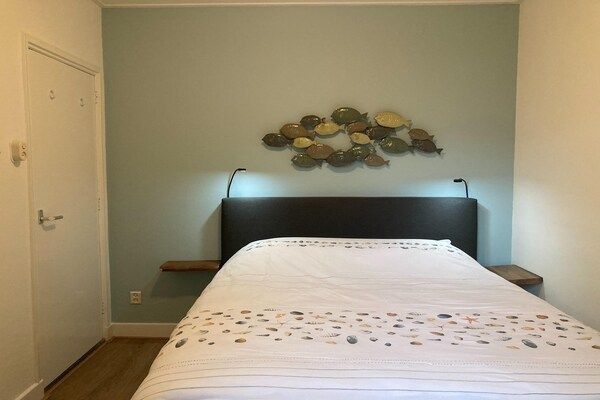 Slaapkamer - Prachtig vakantiehuis Zeeroos in Zeeland in Koudekerke-Dishoek (5)