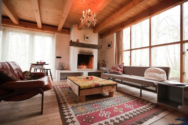 Woonkamer - Vakantiehuis in Bergen bij bos in Bergen (1)