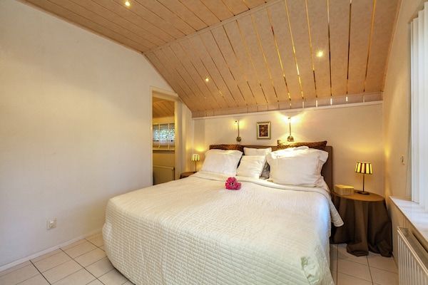 Slaapkamer - Appartement in Oostkapelle bij het Strand in Oostkapelle (1)