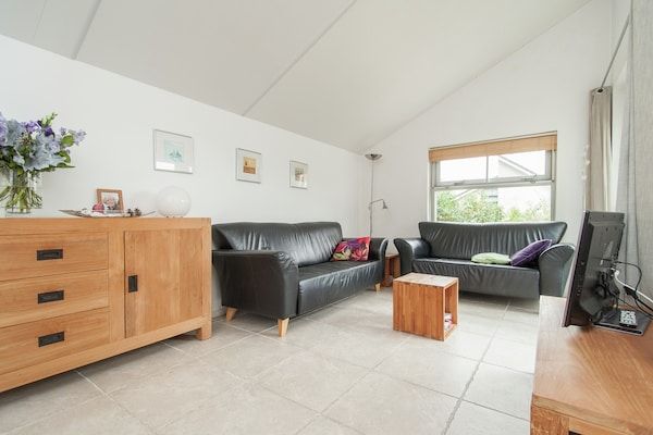 Woonkamer - Vakantiehuis in Schoorl bij Duinen in Schoorl (1)
