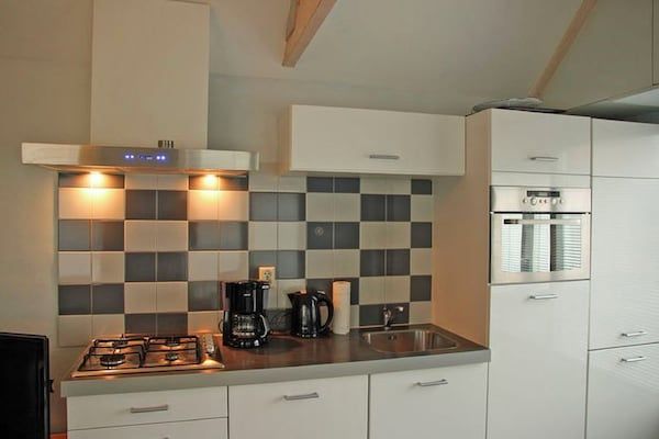 Keuken - Vakantiehuis in Egmond aan Zee bij Strand in Egmond aan zee (4)