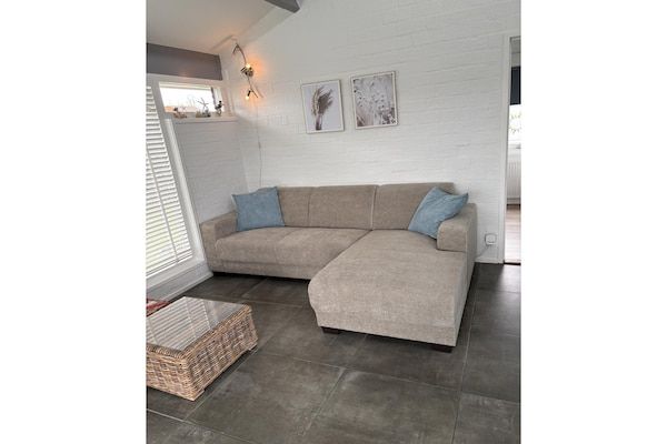 Woonkamer - Luxueuze villa in Noord-Holland vlak bij zee in Egmond aan den Hoef (3)