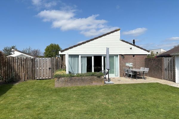 Buitenkant - Luxueuze villa in Noord-Holland vlak bij zee in Egmond aan den Hoef (1)