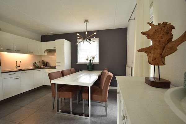 Keuken - Wellness aan het Water in Earnewoude in Earnewald (4)