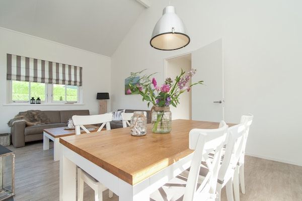 Eetkamer - Vakantiehuis bij kust en bos in Noordwijk (3)