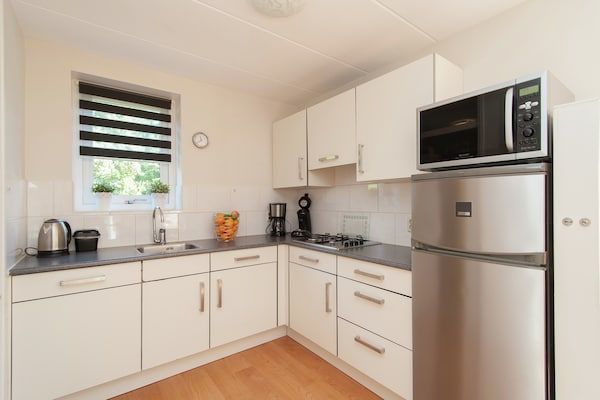 Keuken - Vakantiehuis bij kust en bos in Noordwijk (4)