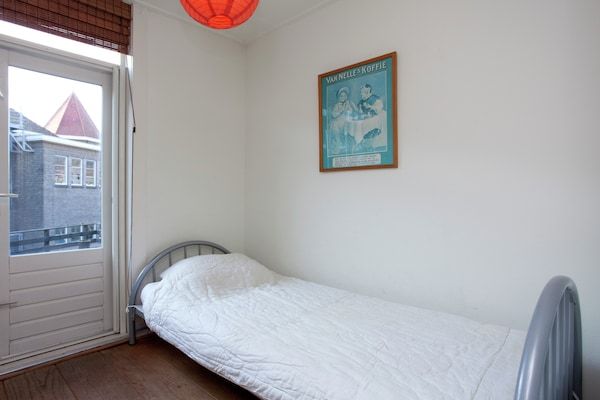 Slaapkamer - Vakantiehuis aan Alkmaarse Gracht in Alkmaar (5)