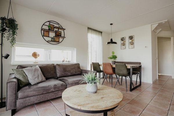 Woonkamer - Appartement in waterpark met privé-aanlegsteiger in Uitgeest (1)