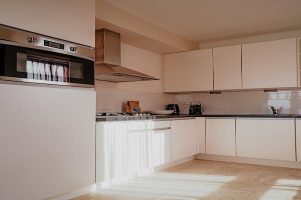 Keuken - Appartement aan het Strand met Uitzicht in Egmond aan zee (3)