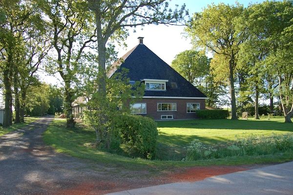 Buitenkant - Vakantiehuis Workum op een boerderij in Workum (1)