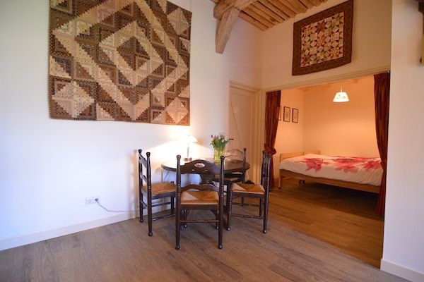 Eetkamer - Huisdiervriendelijke vakantie in Geesteren (3)
