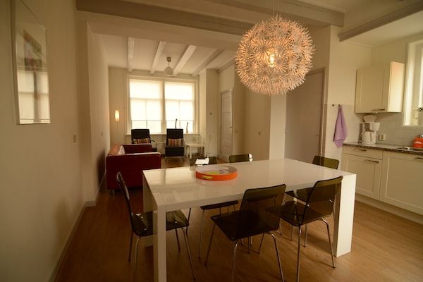 Eetkamer - Vakantiehuis Harlingen bij Zee in Harlingen (3)