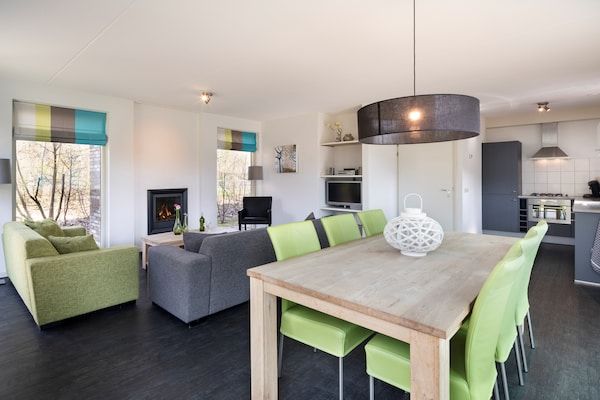 Woonkamer - Villa met Solarium nr Hoogeveen in Ruinen (5)