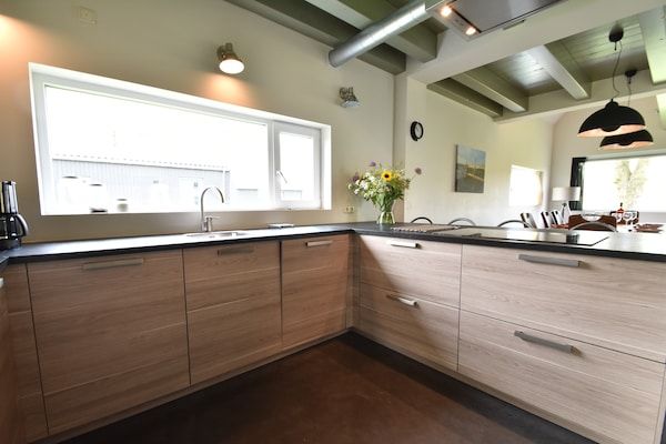 Keuken - Villa in Friesland bij Waddenkust in Tzummarum (4)