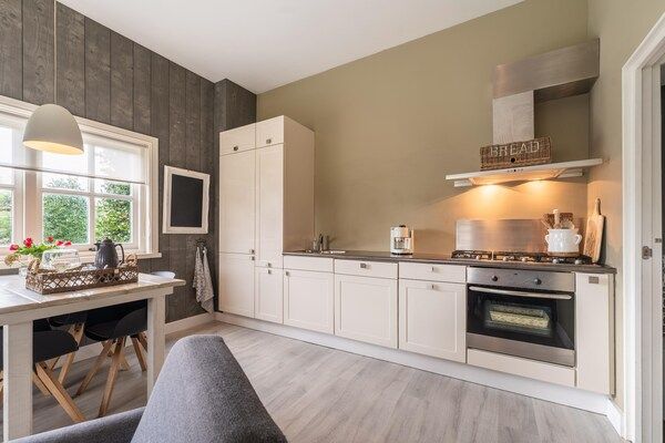 Keuken - Vakantiehuis Egmond bij Duinstranden in Egmond-Binnen (3)