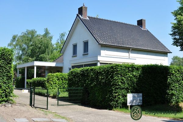 Buitenkant - Huisje in Leenderstrijp natuurgebied in Leende (2)