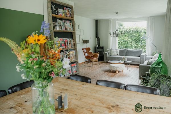 Woonkamer - Huisje in Leenderstrijp natuurgebied in Leende (3)