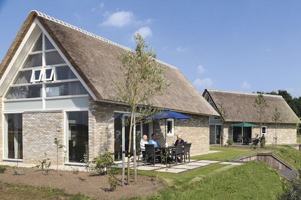 Buitenkant - Ruim vakantiehuis met tuin in Tynaarlo (1)