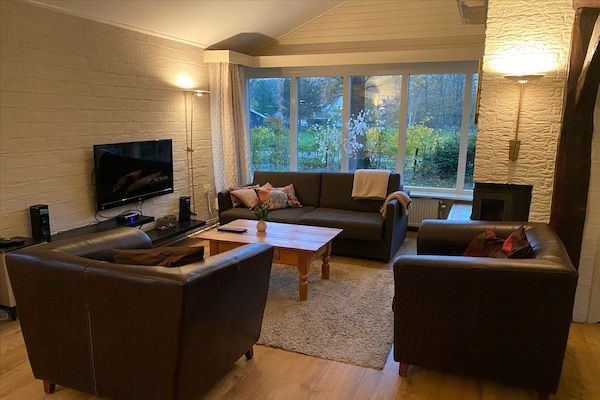 Woonkamer - Vakantiehuis in Haaksbergen bij Meer in Haaksbergen (1)