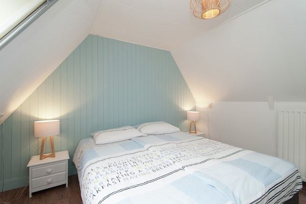 Slaapkamer - Vakantiehuis in Bergen bij Noordzeestrand in Bergen aan zee (5)