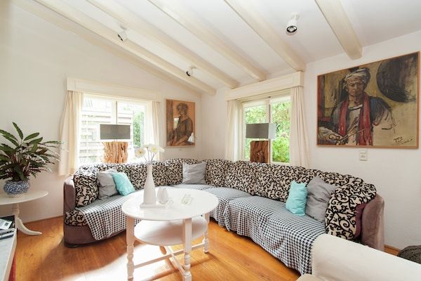 Woonkamer - Vakantiehuis in Schoorl bij Bos & Strand in Schoorl (1)