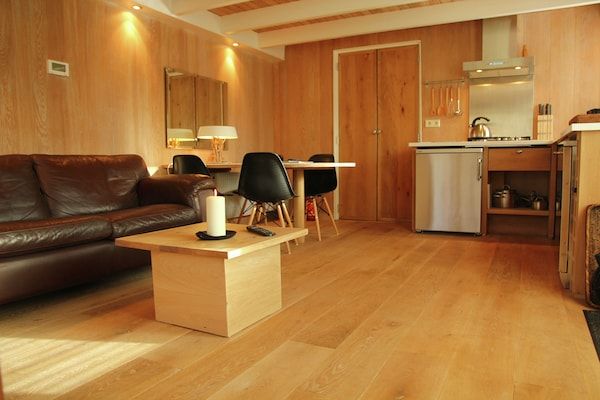 Eetkamer - Appartement in Heiloo bij Noordzeestrand in Heiloo (3)