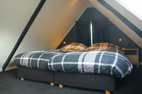 Slaapkamer - Appartement in Heiloo bij Noordzeestrand in Heiloo (5)