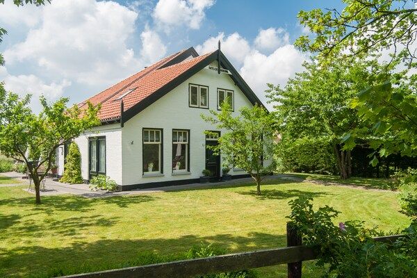 Buitenkant - Rustig duinverblijf met tuin in Schoorl (1)