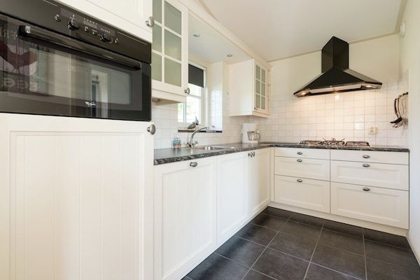 Keuken - Vakantiehuis bij Lutjestrand Strand in Hippolytushoef (4)