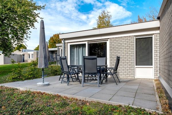 Buitenkant - Bungalow op de heuvel met tuin in Walem (1)
