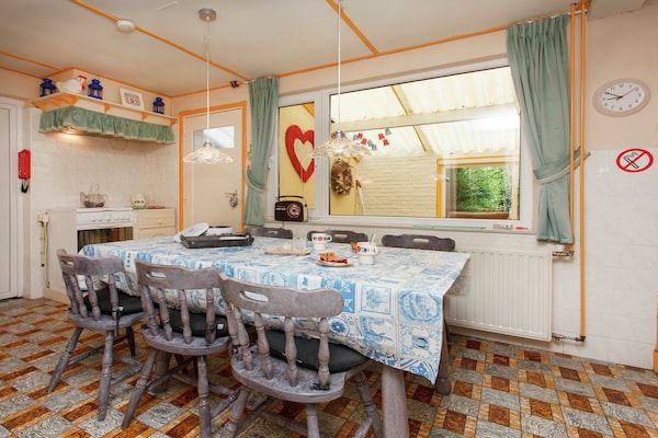 Eetkamer - Boerderij in Nederweert bij kanalen in Nederweert Eind (3)