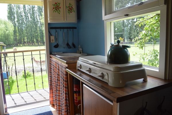 Keuken - Pipowagen in Weideblick met Boerderijdieren in Bergen op Zoom (5)