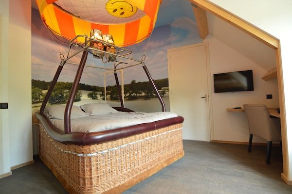 Slaapkamer - Gezinswoning met trampoline in Haaren (3)