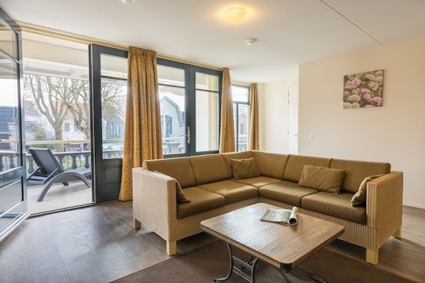 Woonkamer - Appartement in Domburg bij het Strand in Domburg (2)