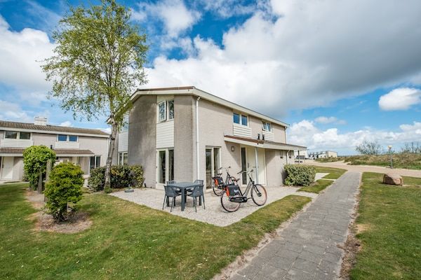 Buitenkant - Chalet in Zeeland bij het Strand in Kamperland (1)