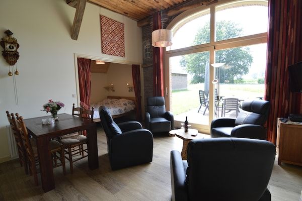 Woonkamer - Boerderij bij Golfbaan Geesteren in Geesteren (1)