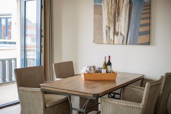 Eetkamer - Appartement in Domburg bij het Strand in Domburg (3)