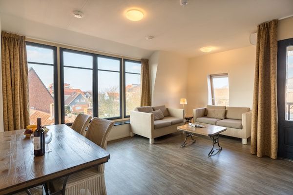 Woonkamer - Modern Domburg Appartement in Domburg (2)