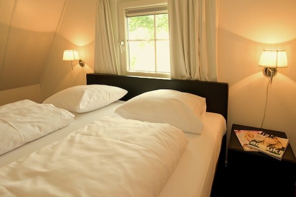 Slaapkamer - Spa Villa bij het Sallandse Bos in Hellendoorn (3)