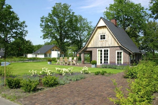 Buitenkant - Stijlvol Toevluchtsoord in Hellendoorn in Hellendoorn (1)